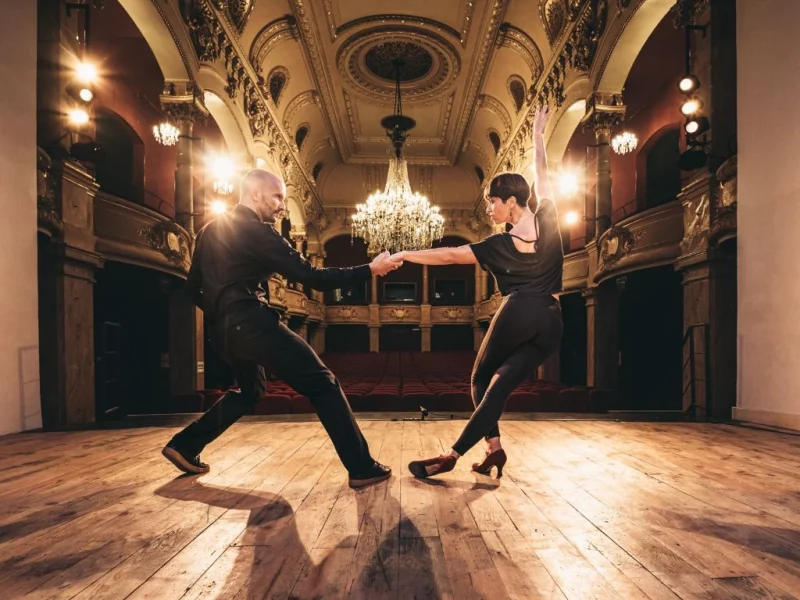 FEET UNE HISTOIRE DES DANSES JAZZ - BOITACLOUS