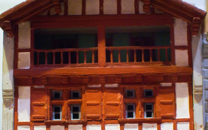 Visite en famille - Quand les maisons se racontent.