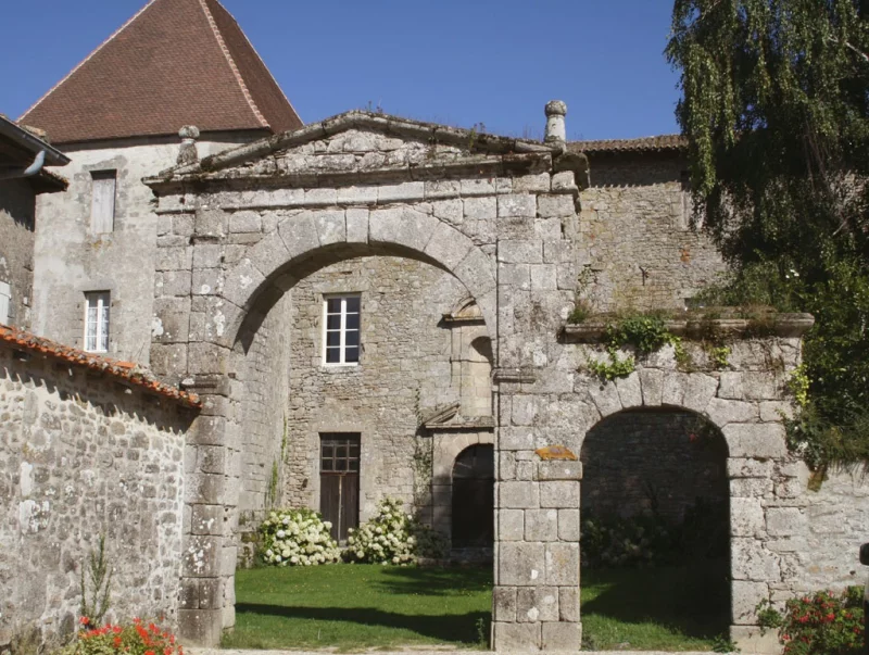 Visite commentée du village de Mortemart