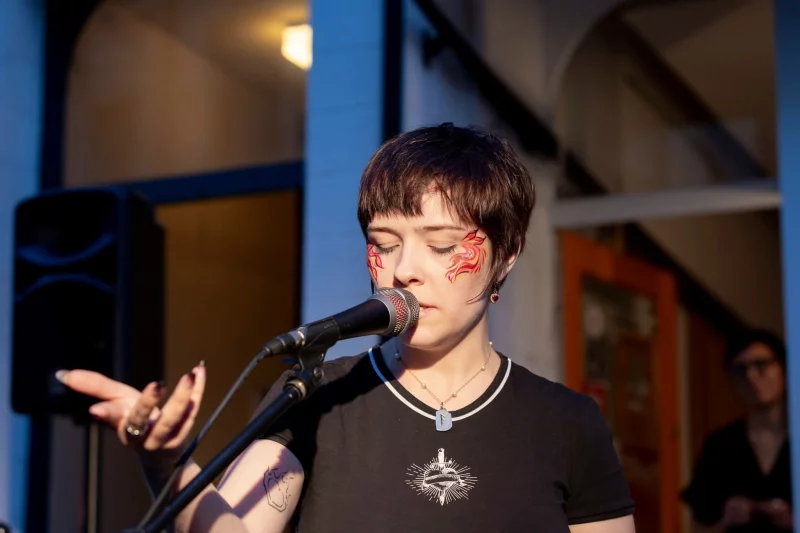 Poésie/slam - Clémence en flammes