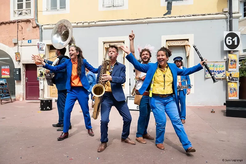 Clap - Théâtre et musique de rue