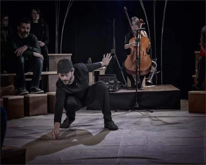 Théâtre - Le sonneur à ventre jaune