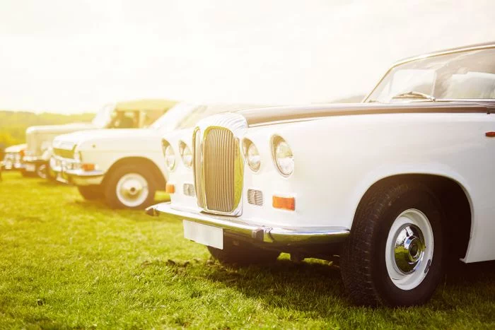 Rassemblement de véhicules anciens, de prestige & youngtimers