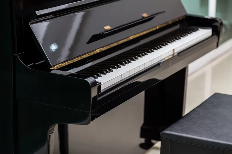 Live Piano Bar — La Galerie
