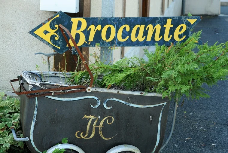 Brocante à Plaimpied-Givaudins