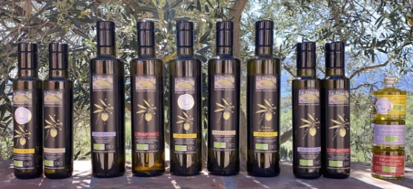 *IMMERSION AU CŒUR DE L'OLIVERAIE : VISITE ACCOMPAGNÉE DU MAS PY ET DÉGUSTATION D'HUILE D'OLIVE D'EXCEPTION