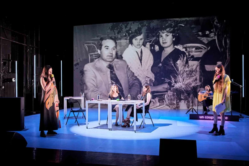 Spectacle "Radio live — Portrait Hala Rajab"