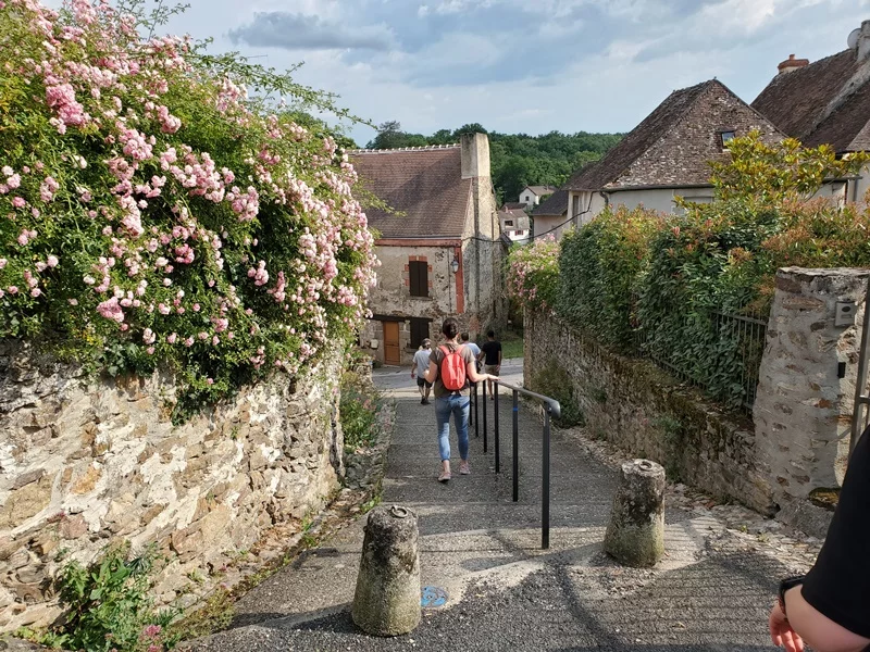 Sur les pas de Pierre, guide passionné, au cœur de Saint-Benoît-du-Sault