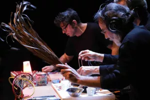 PRESQUE ÉGAL À • Le Petit Théâtre de Pain