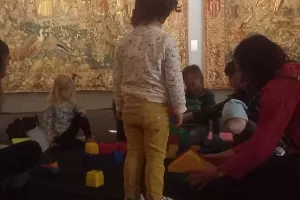 Atelier Familles > " Carte Cravate"