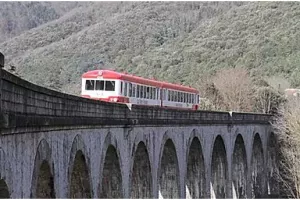COMBINÉ TRAIN ROUGE + SORTIE CUCUGNAN - QUÉRIBUS - DÉPART DE RIVESALTES OU D'AXAT
