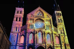 Regalia, spectacle sur la basilique Saint-Remi