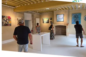 Exposition d'art contemporain