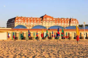 DEAUVILLE L’ÉLÉGANTE