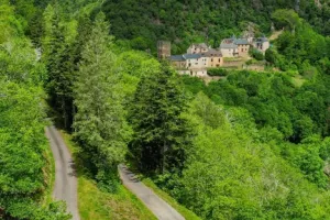Randonnée dans la fraîcheur du matin "Lavergne-Castelmary"