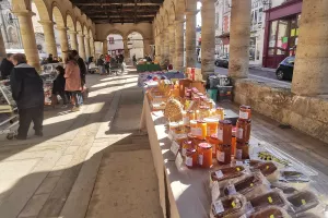 Marché hebdomadaire d'Airvault (samedi matin) et animation