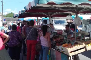 Marché hebdomadaire de Moulins-Engilbert