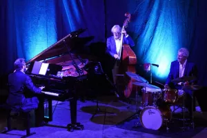 Swingin'Bayonne