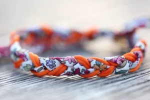 Le Petit atelier de l'été : bracelets tissus