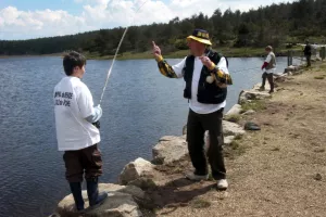 INITIATION À LA PÊCHE À LA MOUCHE POUR LES ENFANTS