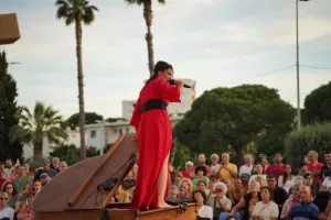 CONCERT - LA PIANISTE ROUGE