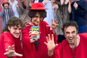 Dernière soirée de la saison ! Menu spam, supplément spam !