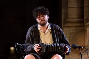 Stage Capsule Concertina avec Saran Mulligan