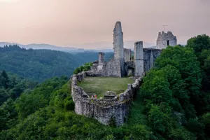 Balades secrètes en Corrèze - Sur les traces des Troubadours