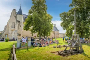 Sur le camp des bâtisseurs : visite guidée (famille)