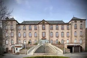 Vente aux enchères au Château des Hermeaux