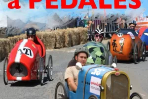Course folle de voitures à pédales