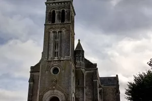 Église Saint Michel de Villeloin-Coulangé
