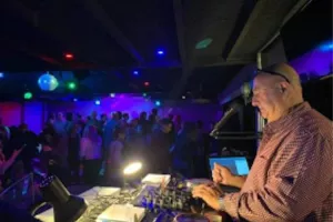 Concert chez Hélène à Théminettes : DJ Taxi