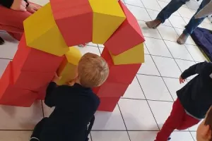 L'architecture en pleines formes à Château-Renault - Les vacances des 2-5 ans