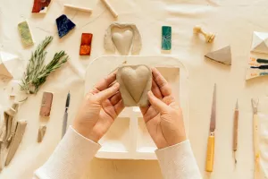 Atelier modelage intergénérationnel