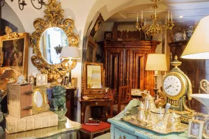 SALON DES ANTIQUAIRES