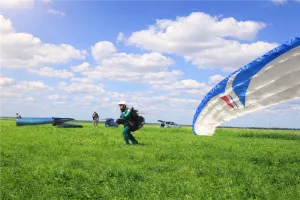 Vols découverte en parapente et deltaplane à Airvault