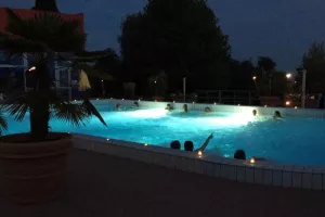Soirée zen à la piscine