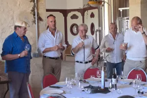 Banquet et dédicace du livre sur le château Coupelle d'Ertan