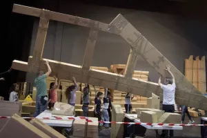 Mimos (Autour du festival) : Ateliers de pré-construction d'une oeuvre monumentale éphémère