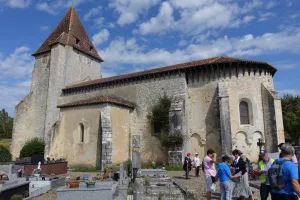 Escapade botanique depuis l'église d'Aulès