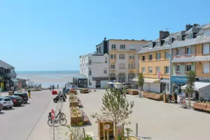 Marché d’été et concert : Wave