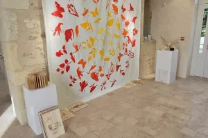 exposition Natur'artistes soutenue par l'Iddac et Léon d'Art à la  galerie la Pastorale autour des travaux arts des élèves du collège Léonard de Vinci