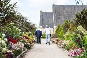 Visite guidée pédestre 
« Découverte des Jardins de l’Arsenal en compagnie de Monsieur Le Nôtre, jardinier du Roy »