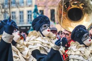 CARNAVAL DE LIMOUX 2027 - LAS PIOTOS  ET  LES DROLES