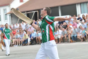 Pelote basque à chistera joko garbi